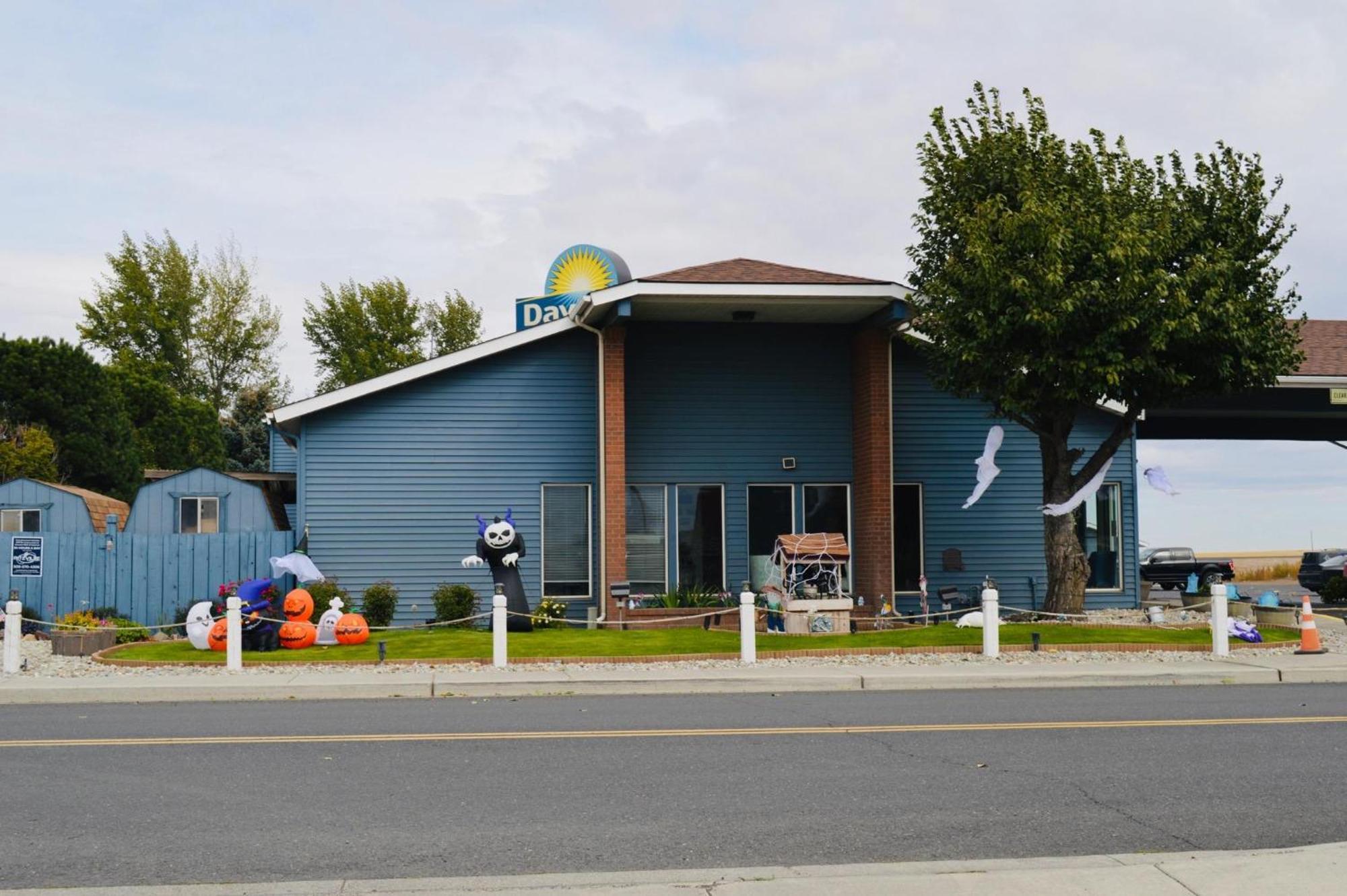Days Inn By Wyndham Ritzville Bagian luar foto